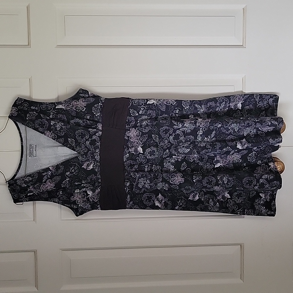 Patagonia womens black gray floral print sleeveless mini dress sz L Activewear